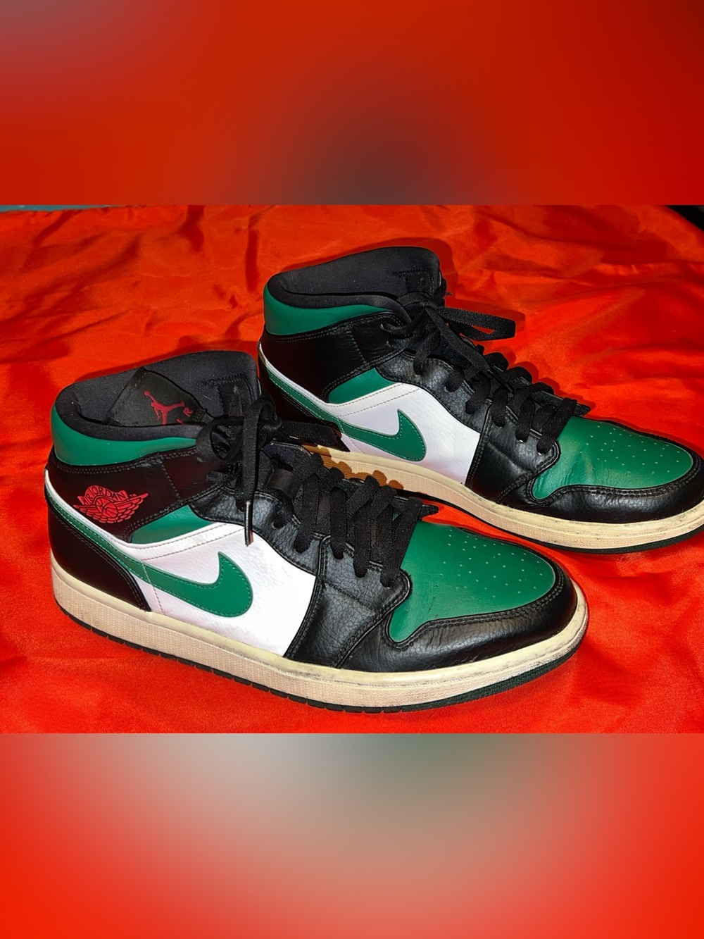 Nike Air Jordan 1 Mid Pine Green Men Sz 11 
- EXCELLENT -